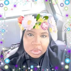 Meet your Posher, Hameeda